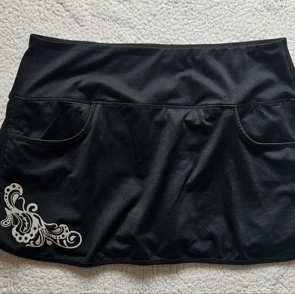 Athleta  Skort Tennis Skirt Black With Scroll Design and Front Pockets Size XL - Picture 1 of 10